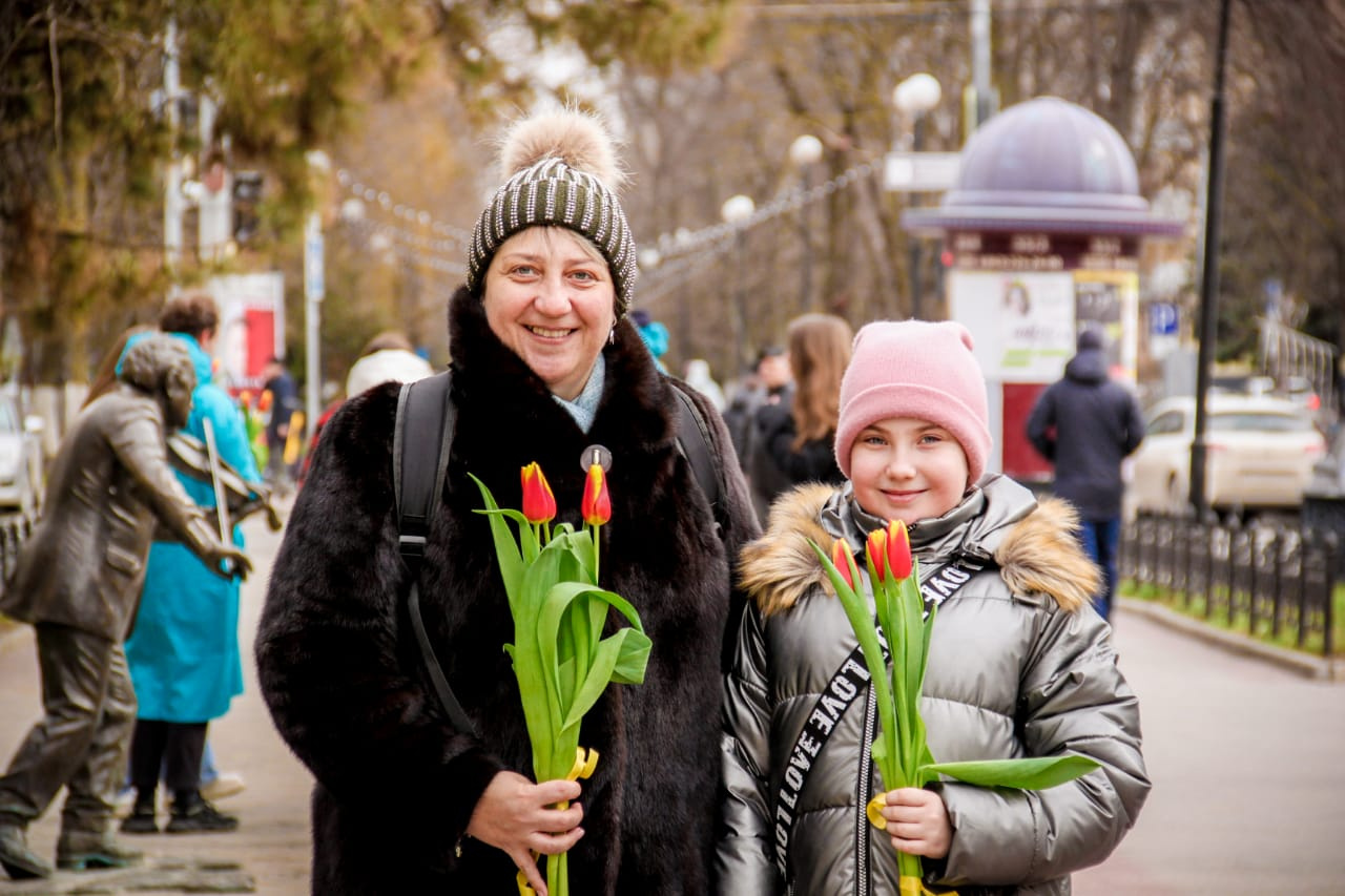 проходит день 8 марта