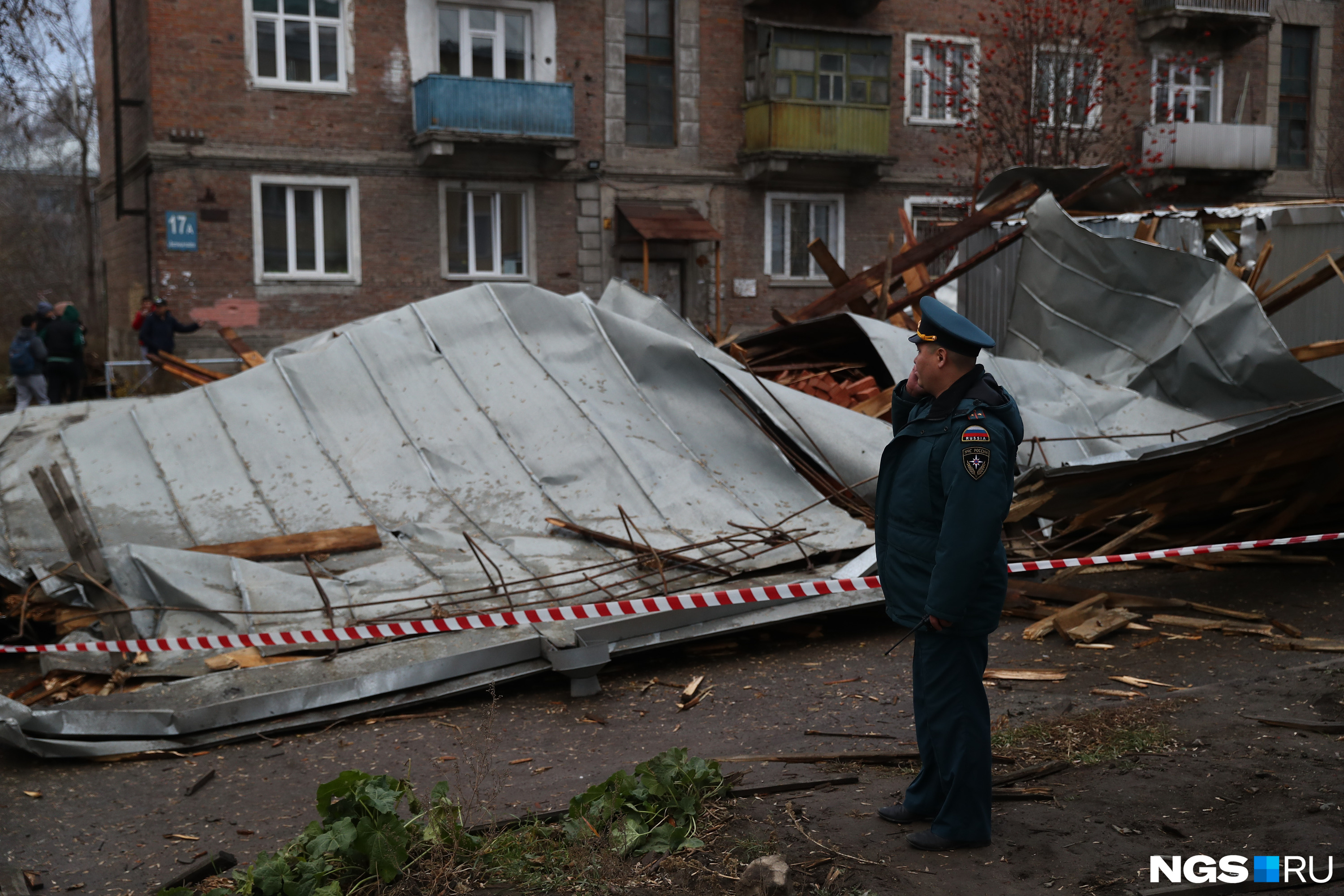 Сорвало крышу ветром