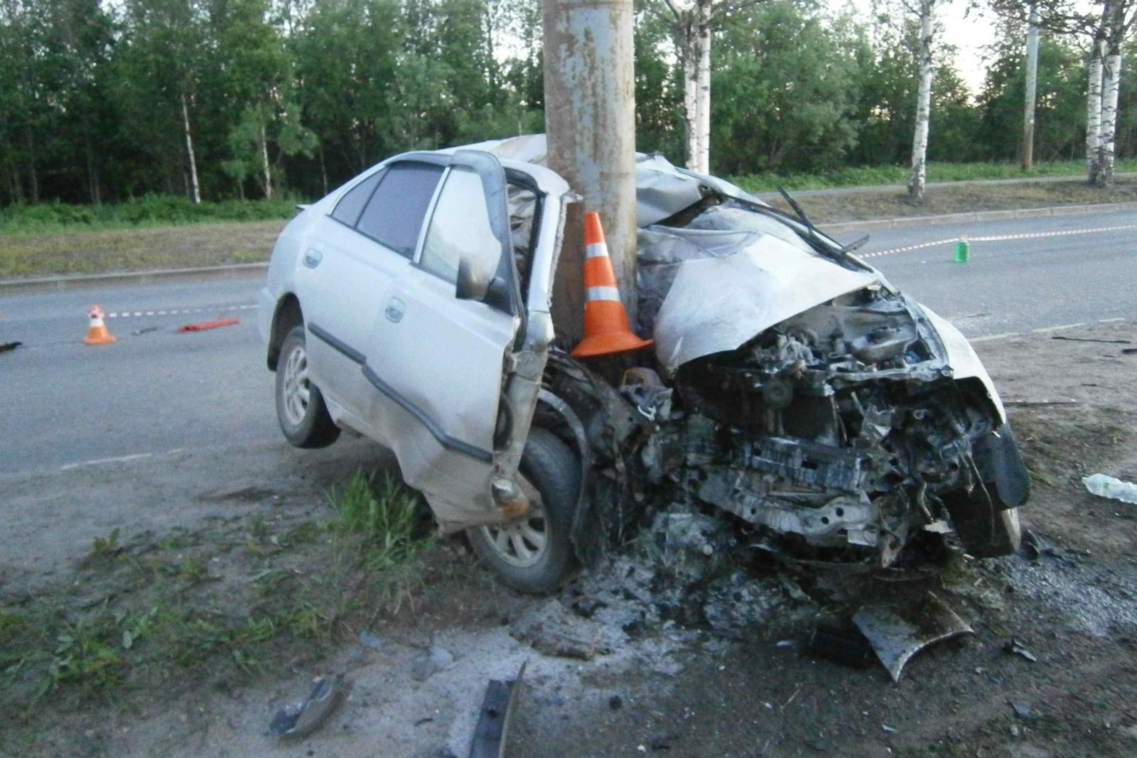 Автомобиль въехал в столб