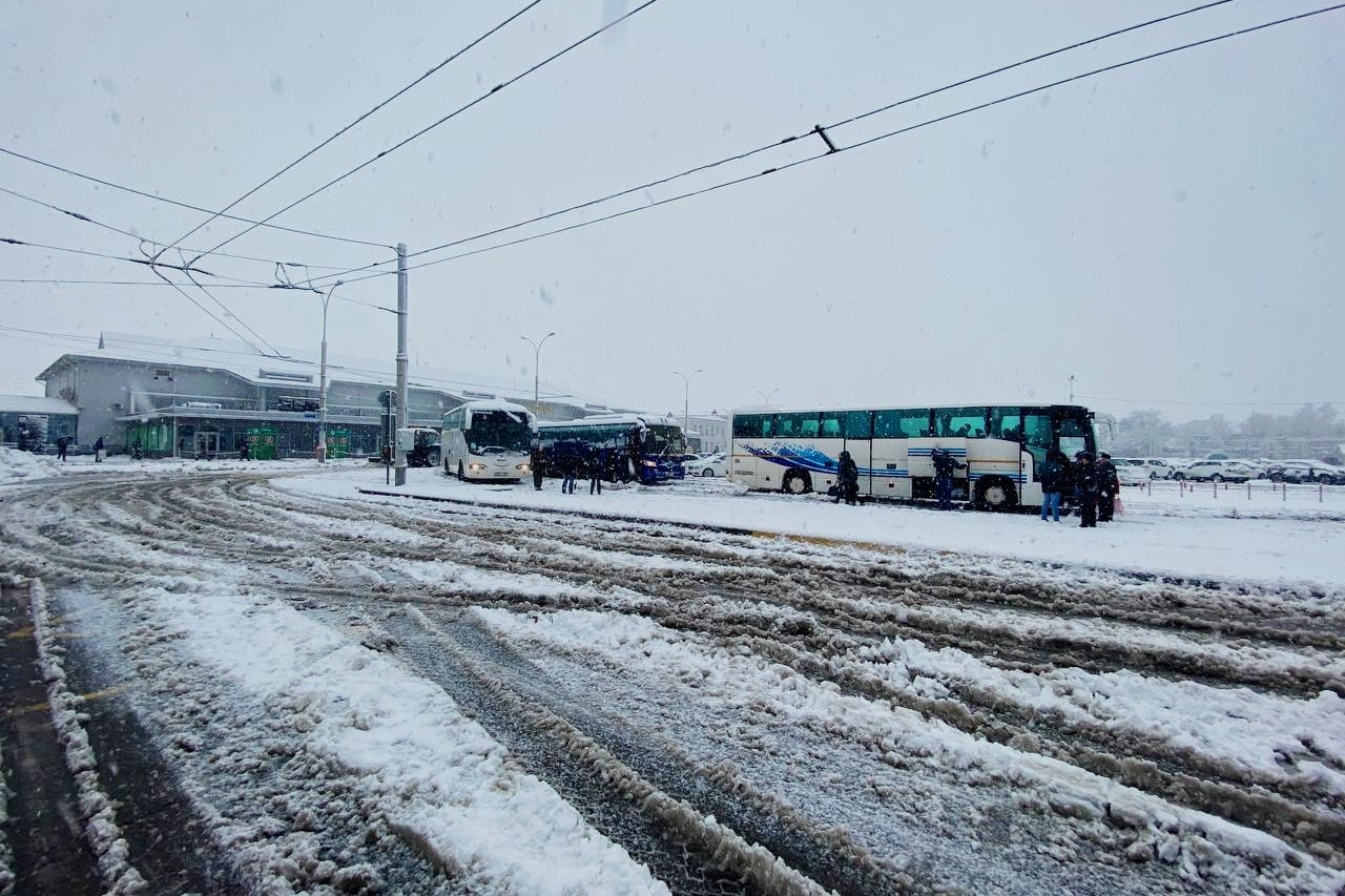 аэропорт краснодар ночью