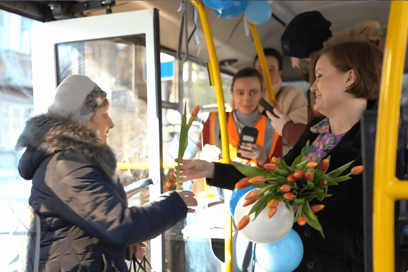 Цветочек в автобусе