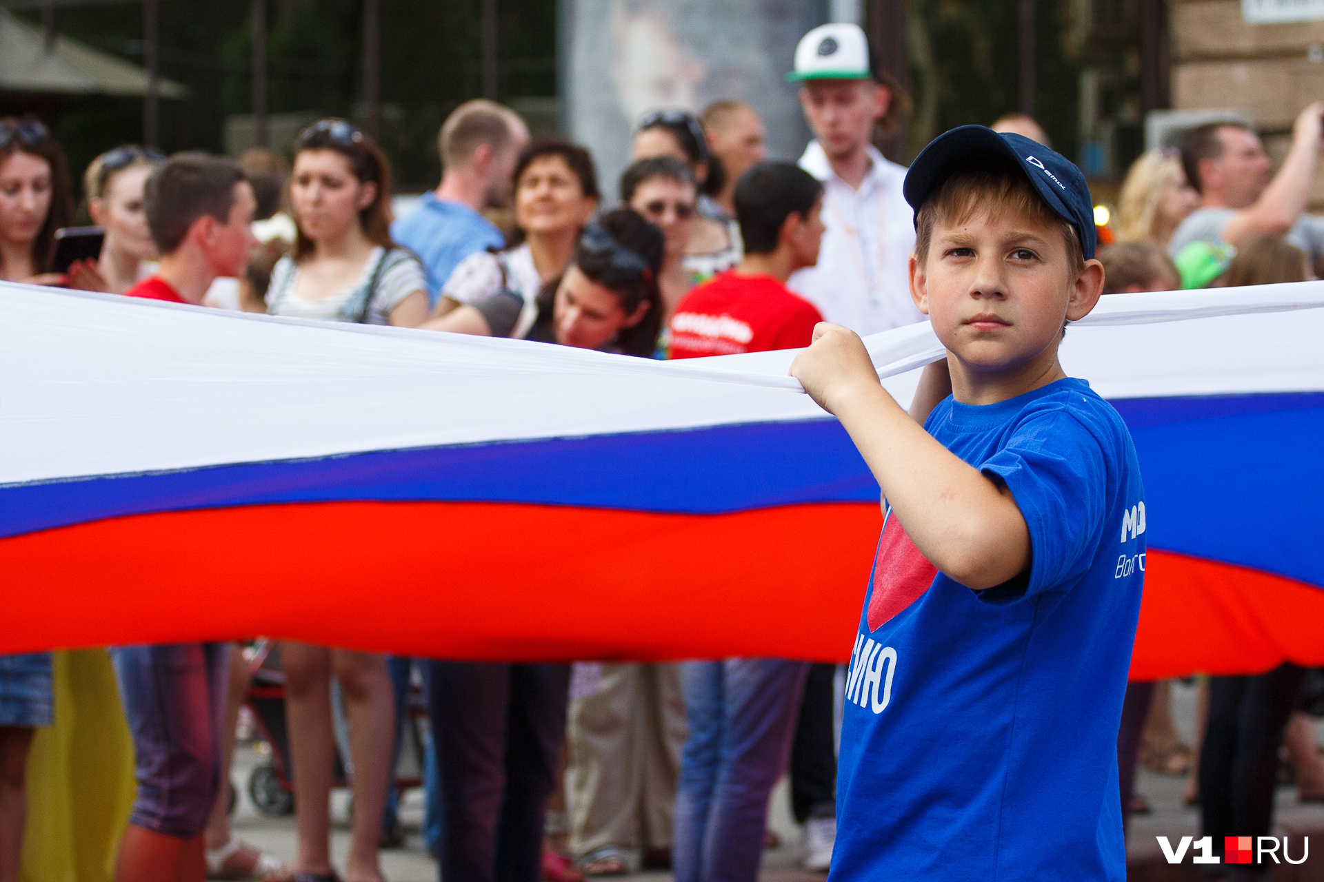 российский флаг фото для детей