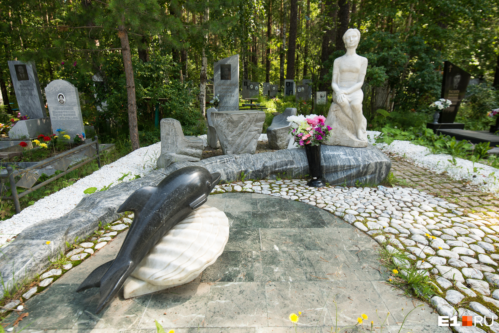 Лесное кладбище в Екатеринбурге памятники и надгробия