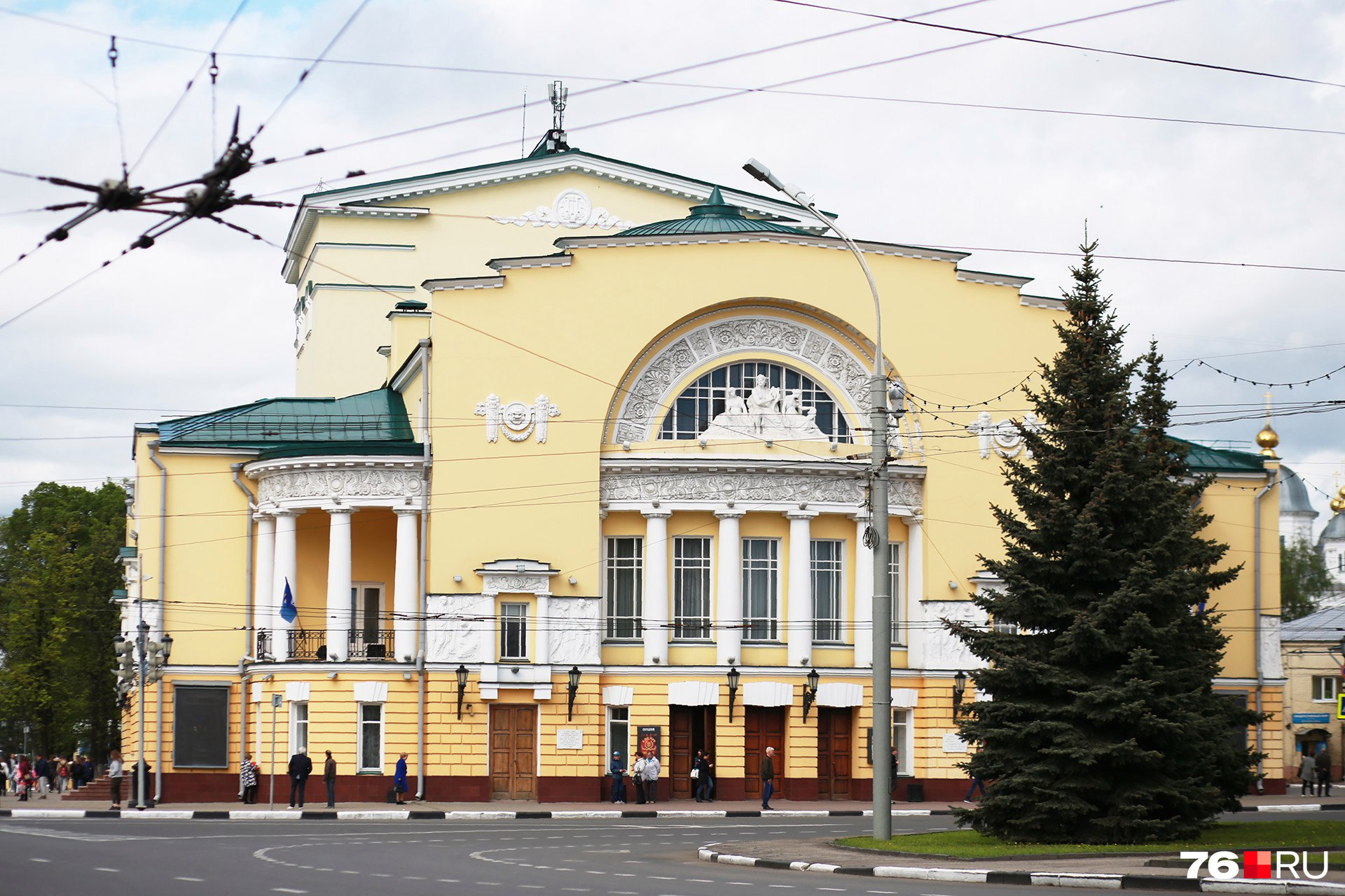 волковский театр ярославль зал