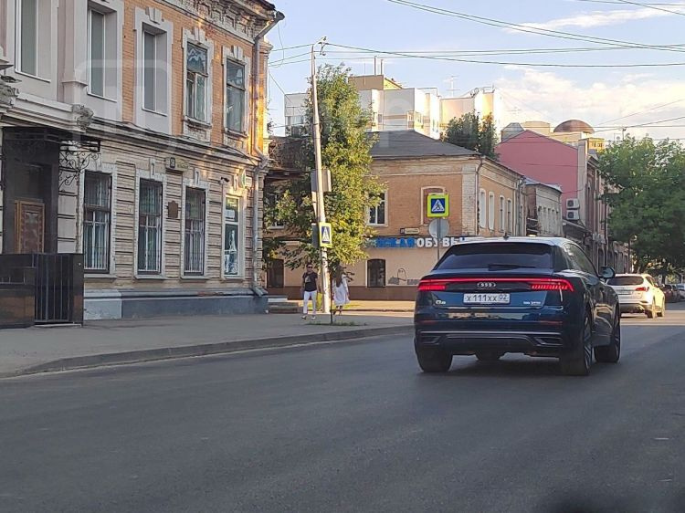 Цена на новую Audi Q8 у официального дилера сейчас оценивается около 6,5 миллиона рублей