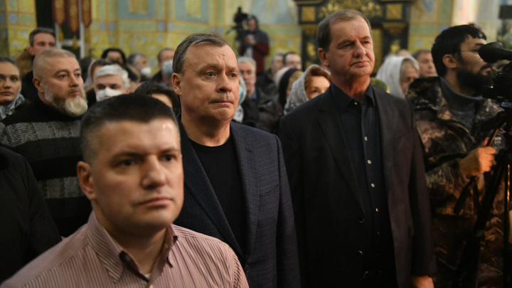 Мэр Орлов и глава «Сима-ленда» пришли на рождественское богослужение в Екатеринбурге