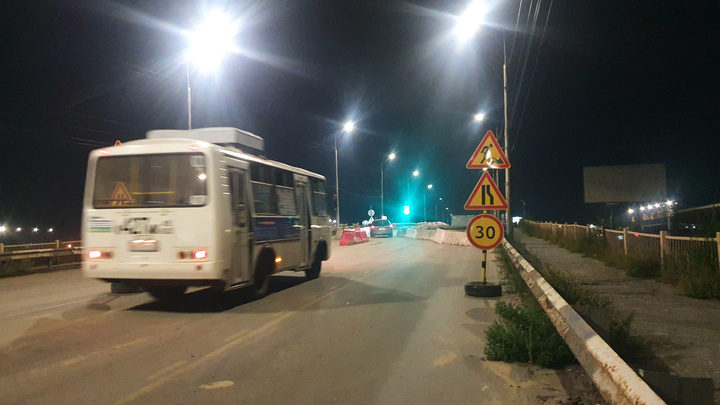 Для автомобилей открыли проезд по Некрасовскому мосту на час раньше срока
