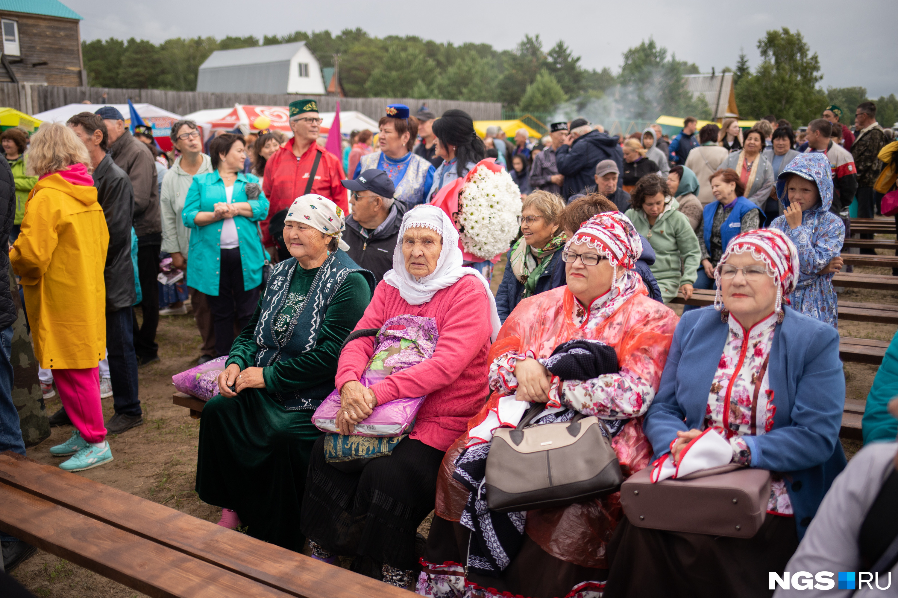 Райса Сафаргалеева (вторая слева) — самая пожилая жительница Юрт-Оры. Ей 87 лет