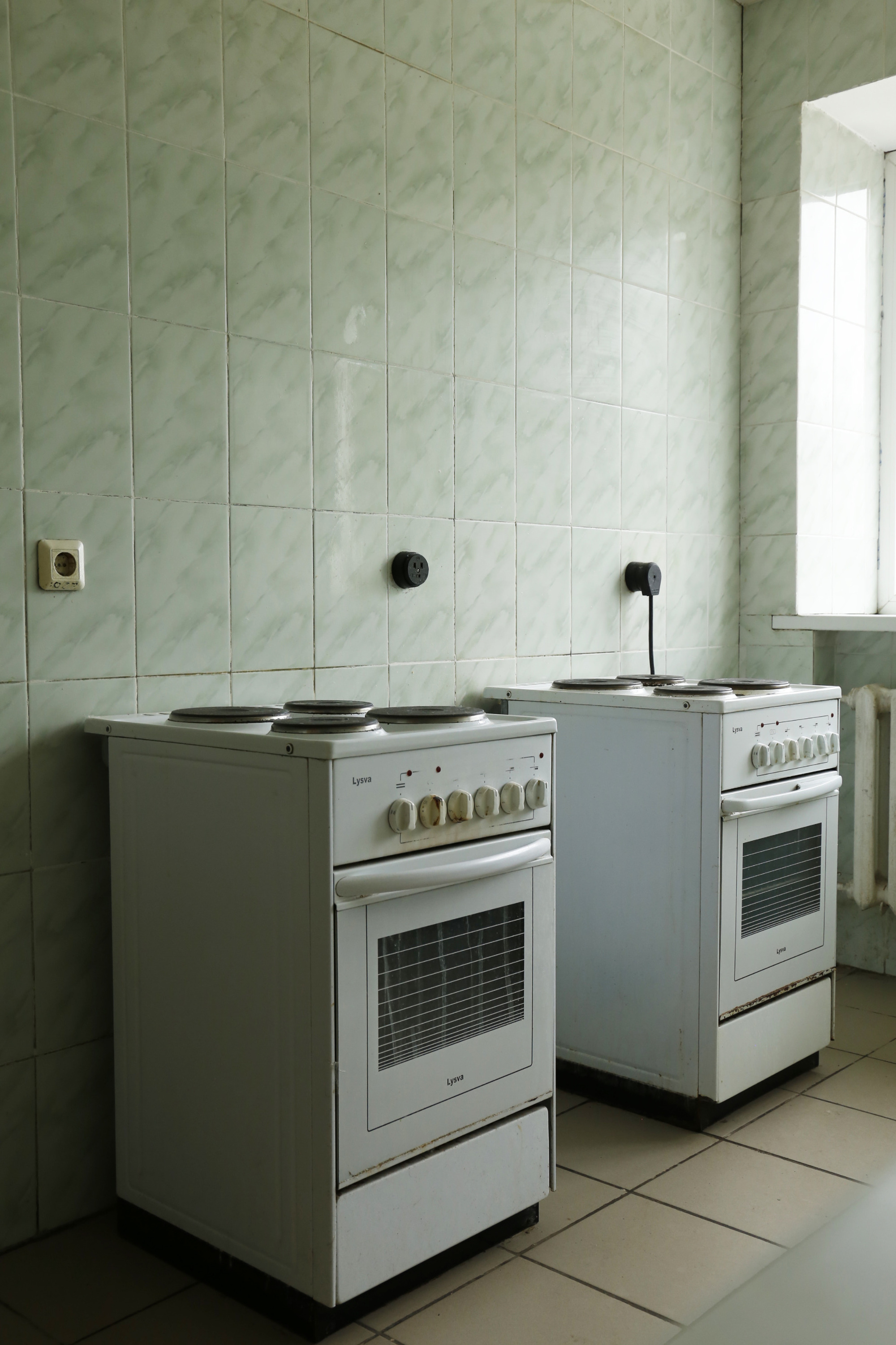 Электрические плиты на кухне общежития <nobr class="_">№ 4</nobr>