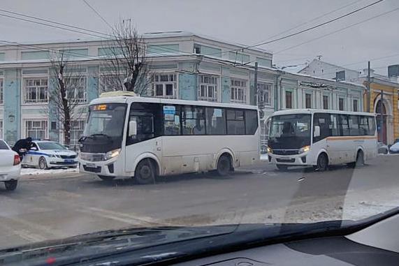 Все ДТП с участием общественного транспорта фиксируют сотрудники ГИБДД Все ДТП с участием общественного транспорта фиксируют сотрудники ГИБДД