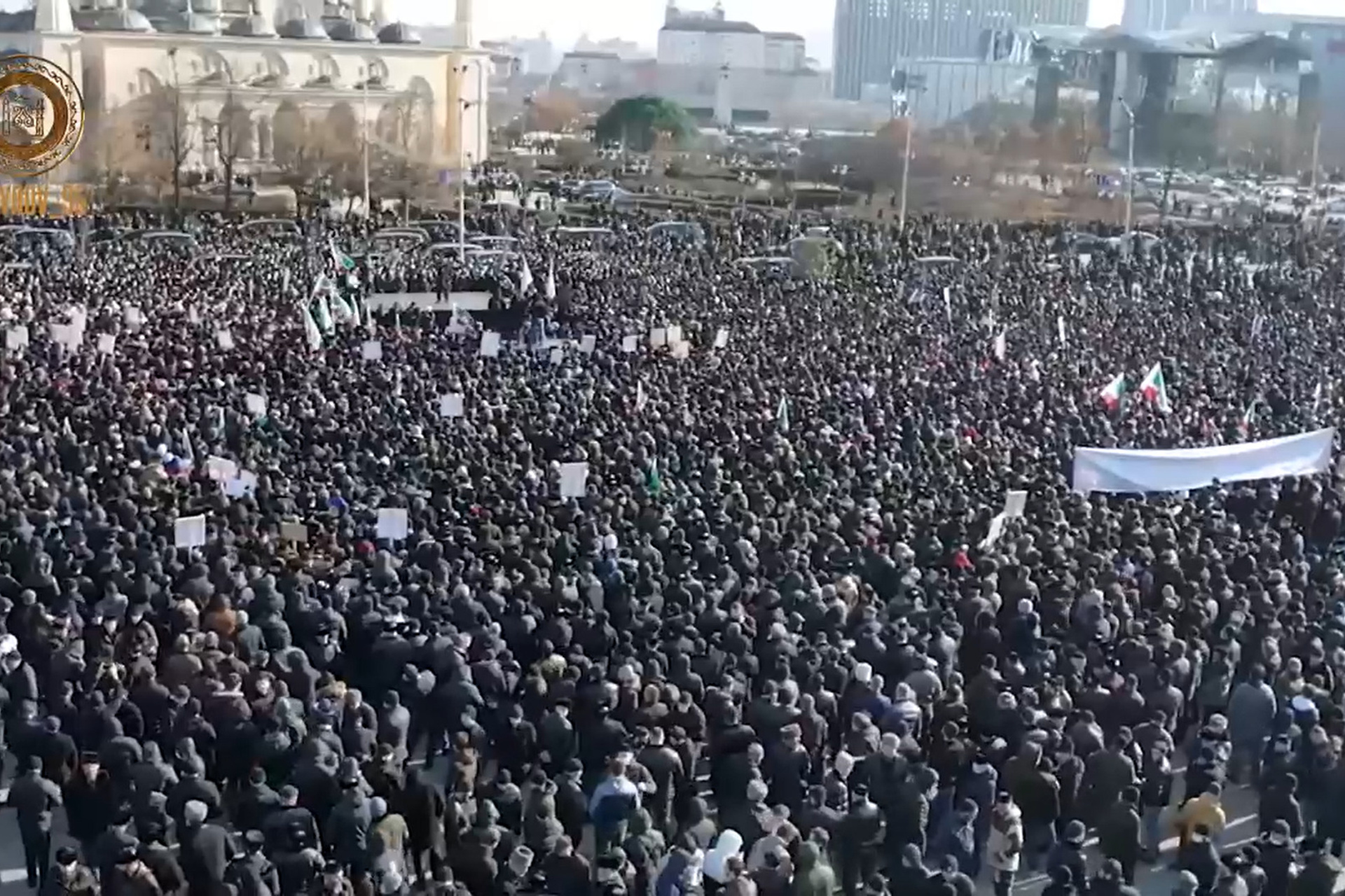 400 тысяч чеченцев вышли на несанкционированный митинг в Грозном — в ответ  Кадыров их поблагодарил - 3 февраля 2022 - 14.ru