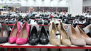 Блузки по 99, туфли по 499: на Бердском шоссе открылся огромный магазин дешевой одежды без вывески