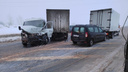 Снежный «кегельбан»: в Самарской области произошло массовое ДТП с грузовиками