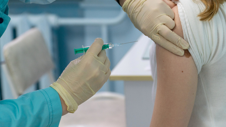Когда в Кузбассе закроют пункты вакцинации в ТЦ? Отвечает Минздрав