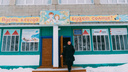 Красная «Ока» и апартаменты с печкой: как в омской глубинке живет учитель-миллионер из Армавира