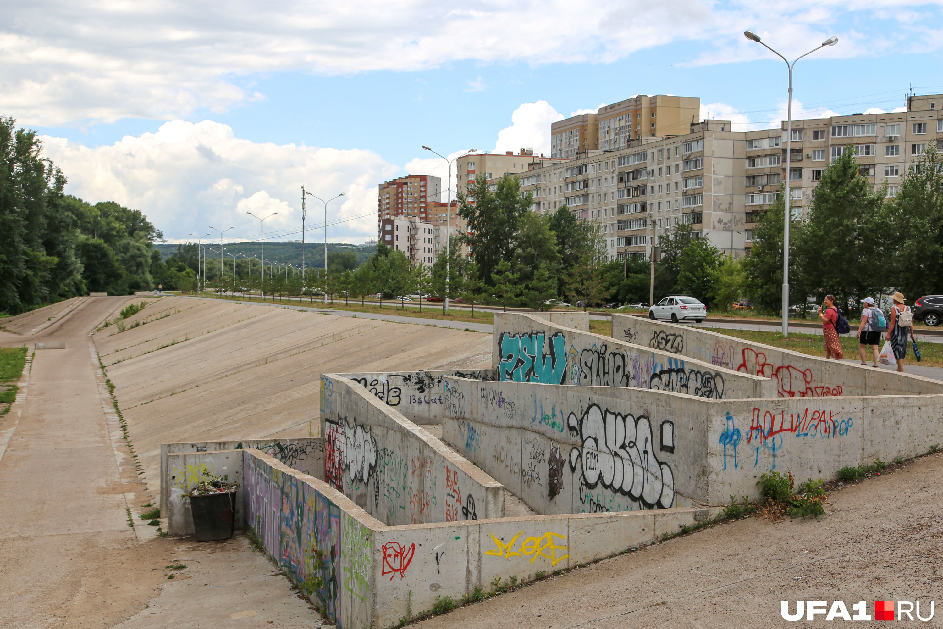 Сипайлово уфа. Набережная Сипайлово Уфа. Кафе на набережной Уфа Сипайлово. Набережная 65 Уфа Сипайлово. Берег кафе Уфа Сипайлово.