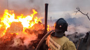 В пожаре в Новосибирской области погибли два человека — следователи выясняют причину пожара