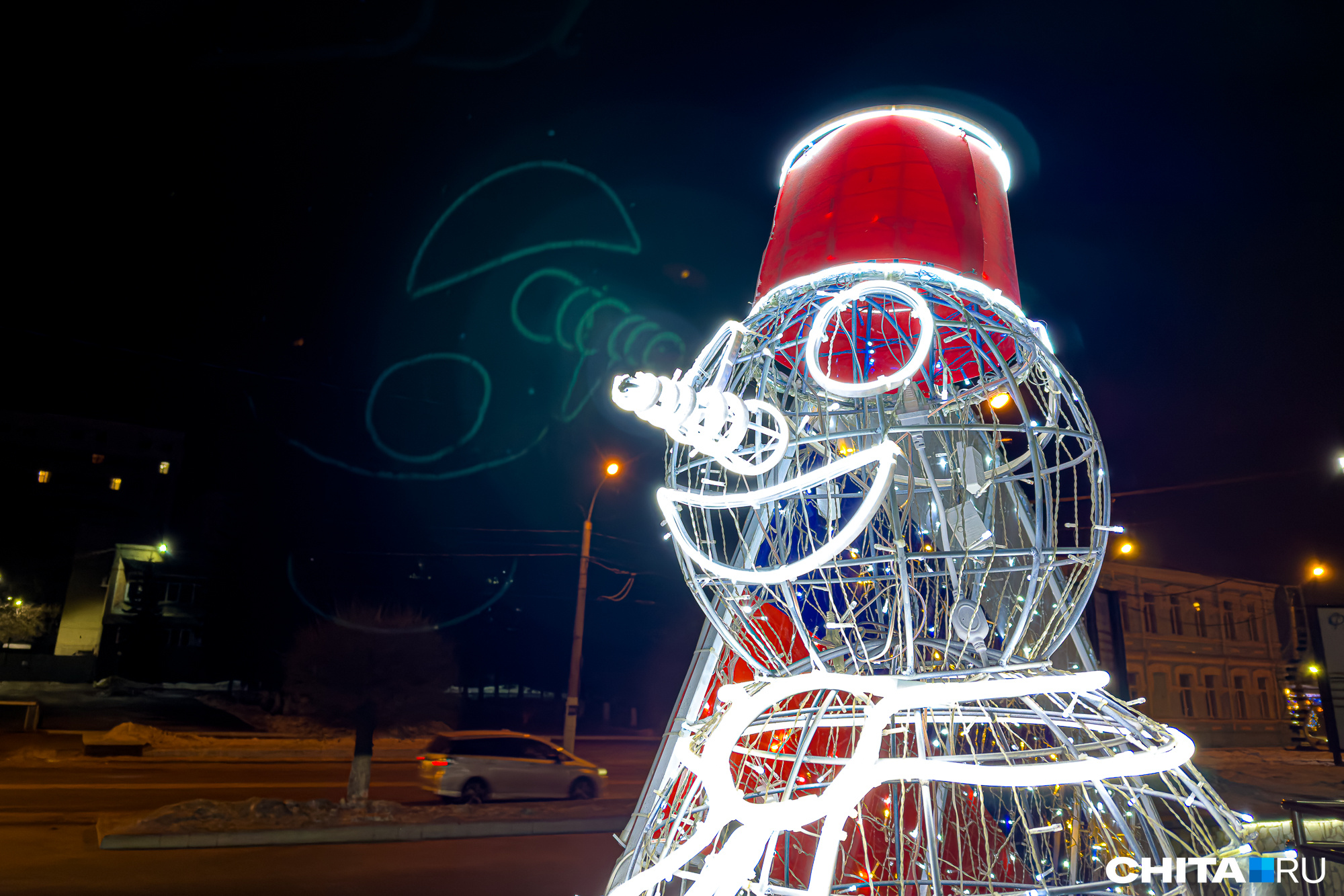 площадь ленина чита новый год 2023. каток чита ленина. салют в чите. украшение рождественских елок в европе. красивая новогодняя елка на площади.