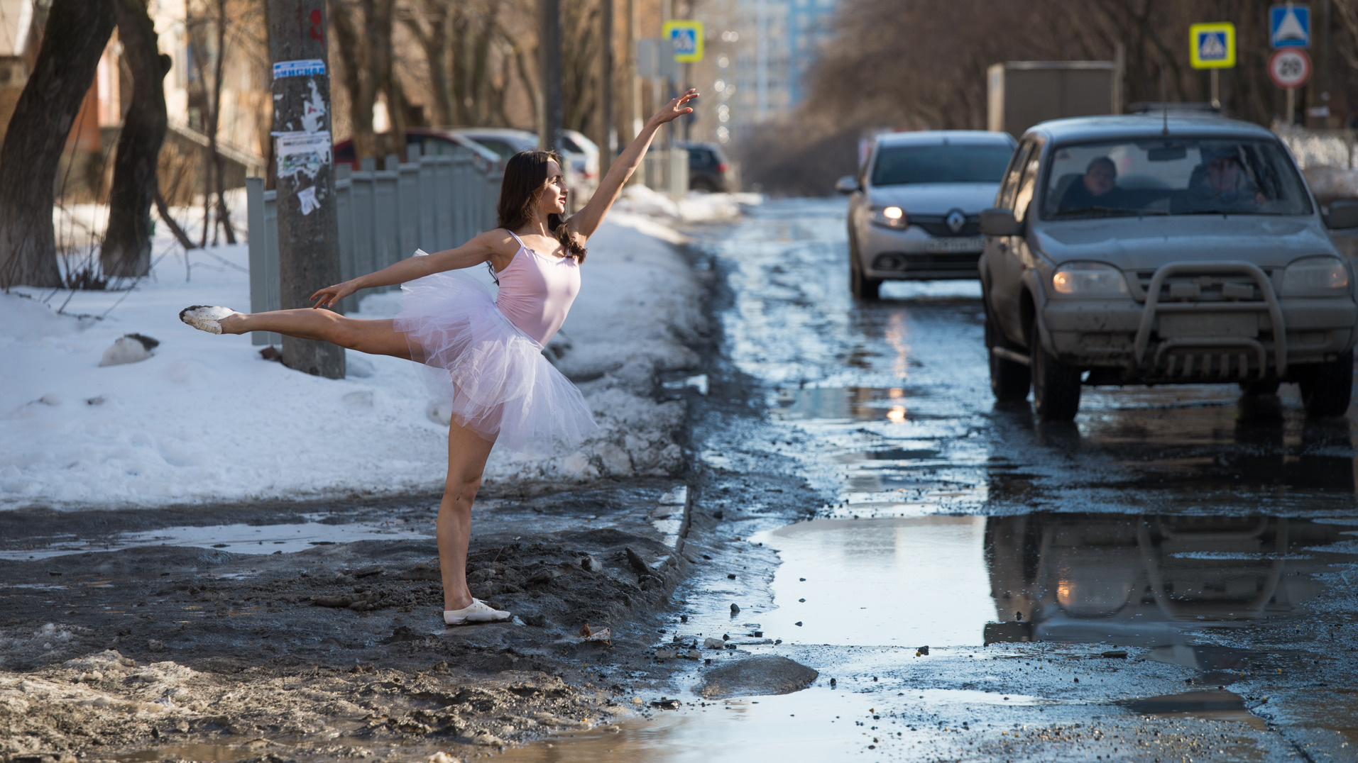 «По документам 95% дорог и тротуаров убраны». Четыре шага, чтобы реально очистить Екатеринбург от снега