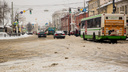 «Ходим по нужде в кафе»: в Ярославле водителей транспорта и кондукторов оставили без туалета