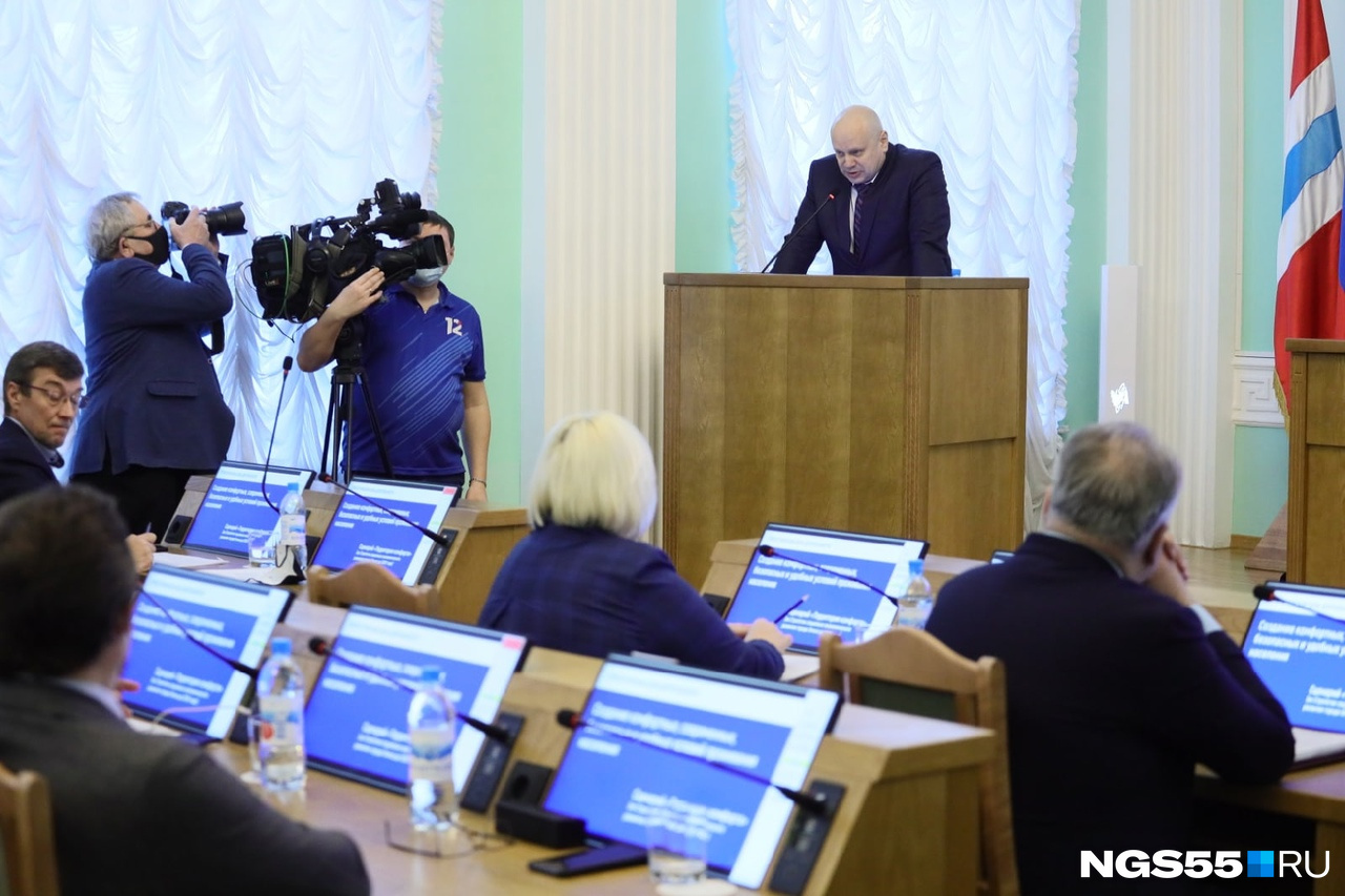 После выступления Сергея Шелеста Владимир Корбут попросил его рассказать свою биографию вкратце. На всякий случай После выступления Сергея Шелеста Владимир Корбут попросил его рассказать свою биографию вкратце. На всякий случай