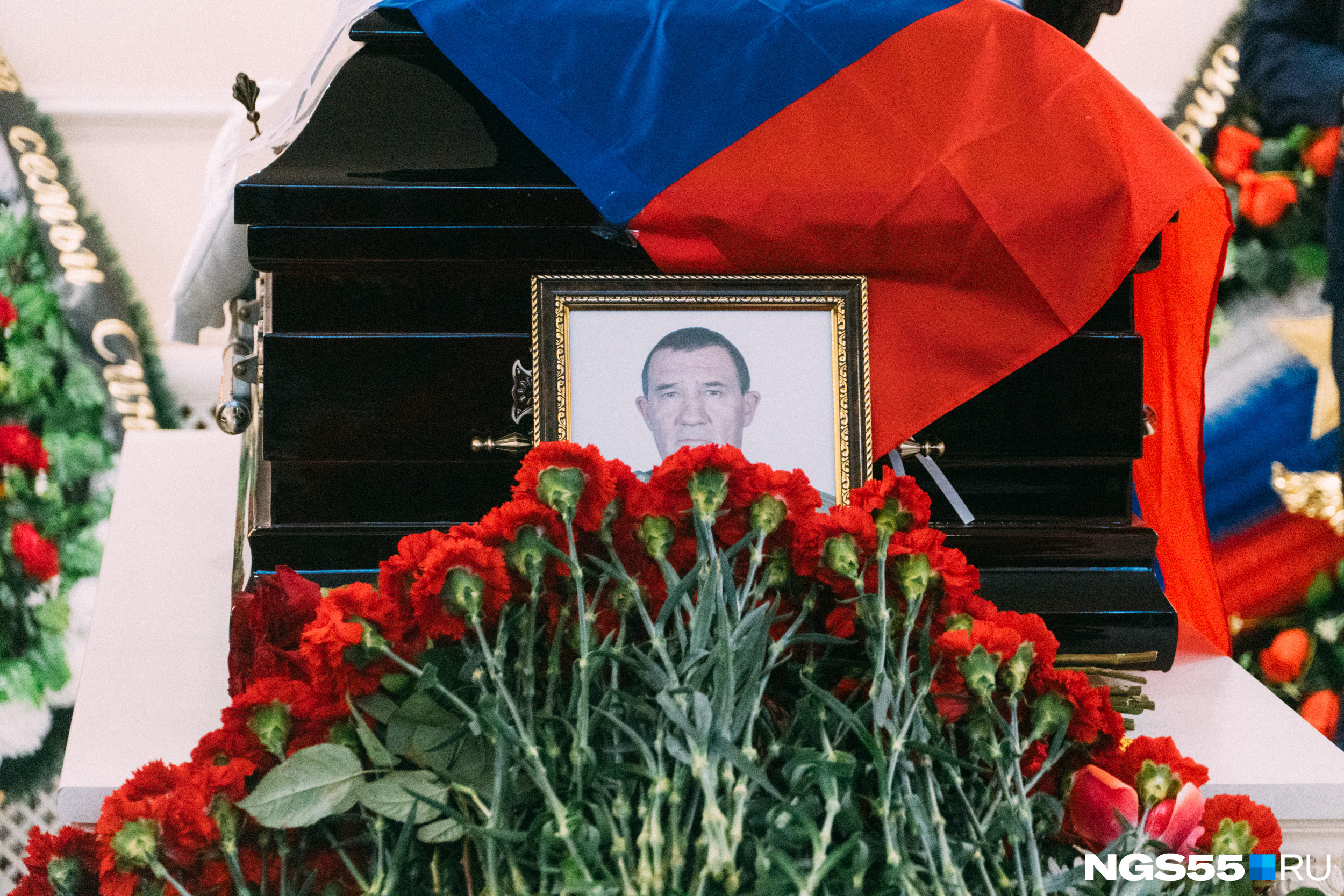 Омск прощание. В Омске похоронили погибших на Украине.
