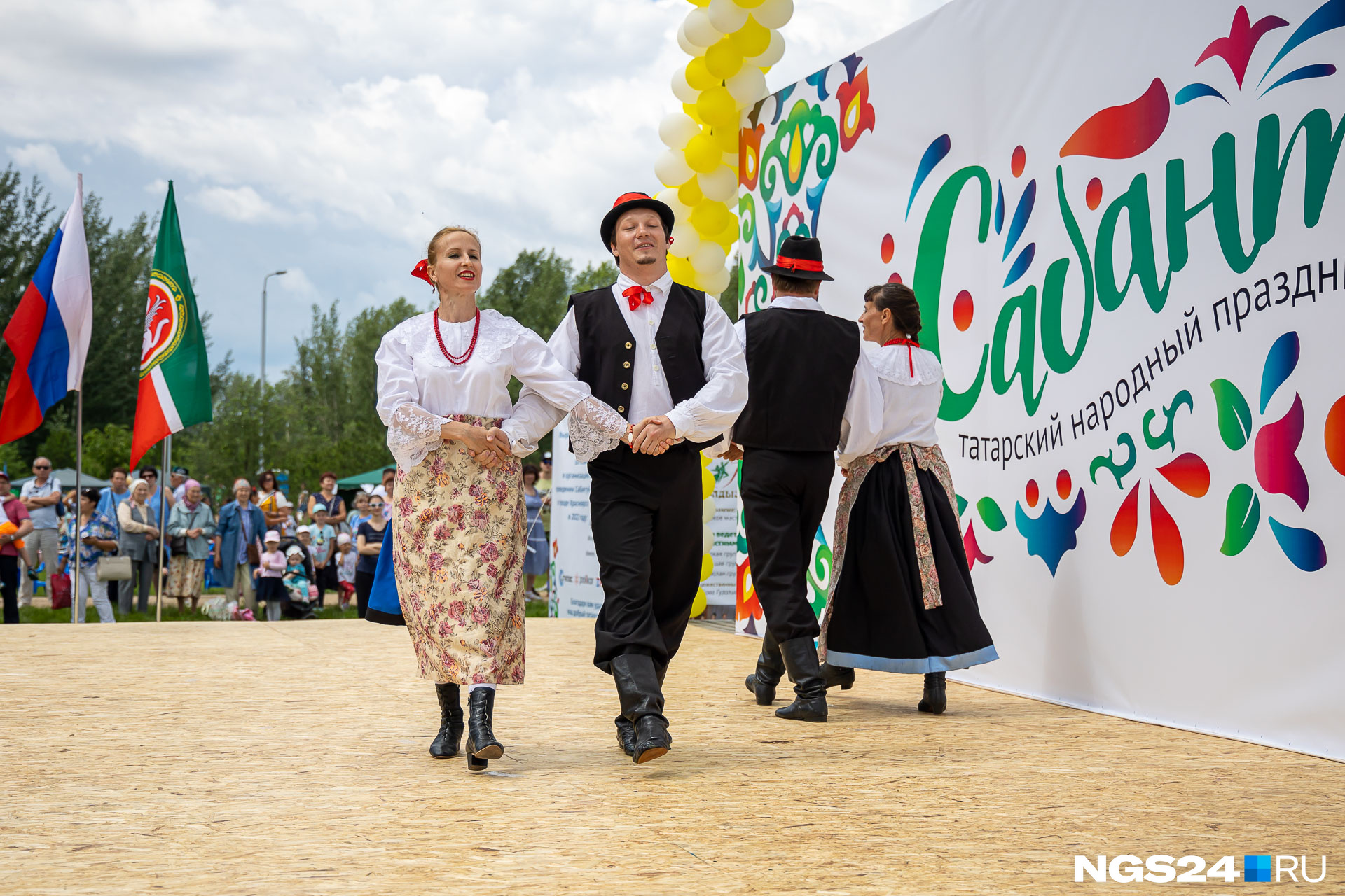 Это польский народный танцевальный коллектив