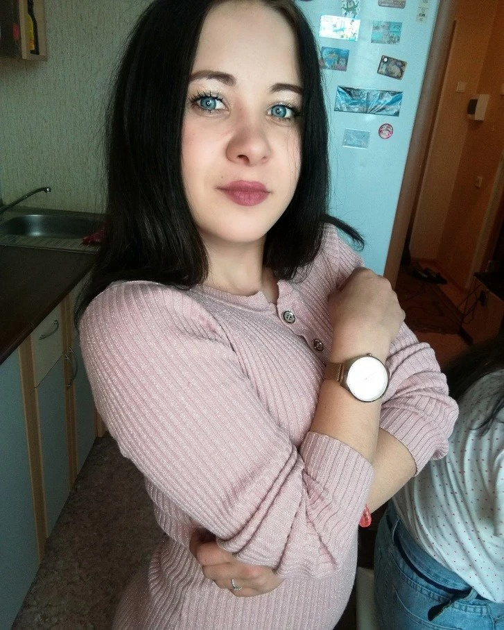 У Анастасии было несколько тысяч подписчиков. Для TikTok девушка отыгрывала в роликах сценки из старых фильмов У Анастасии было несколько тысяч подписчиков. Для TikTok девушка отыгрывала в роликах сценки из старых фильмов