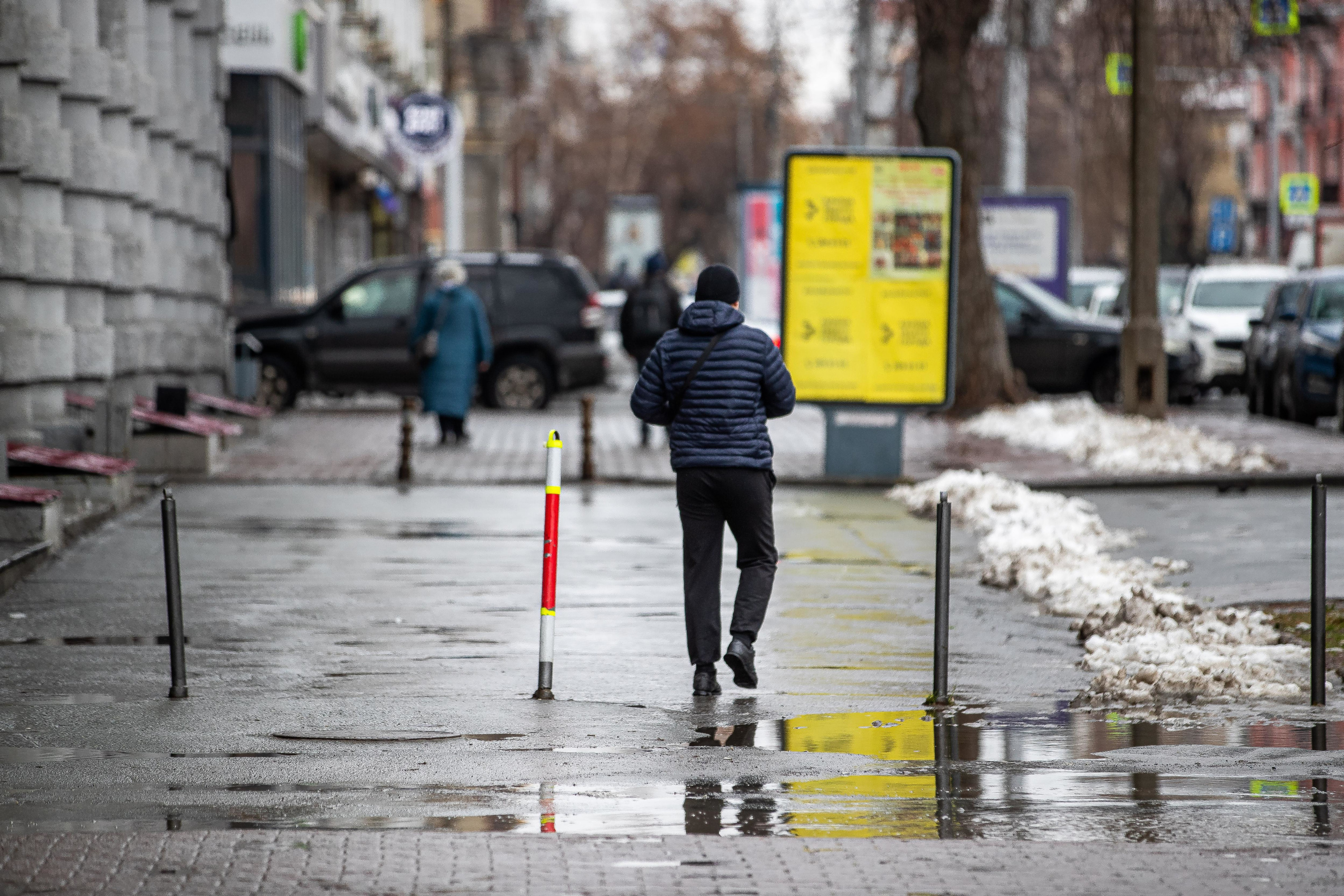 Резкое похолодание, гололед и 23 м/с: в Новосибирске из-за антициклона испортится погода