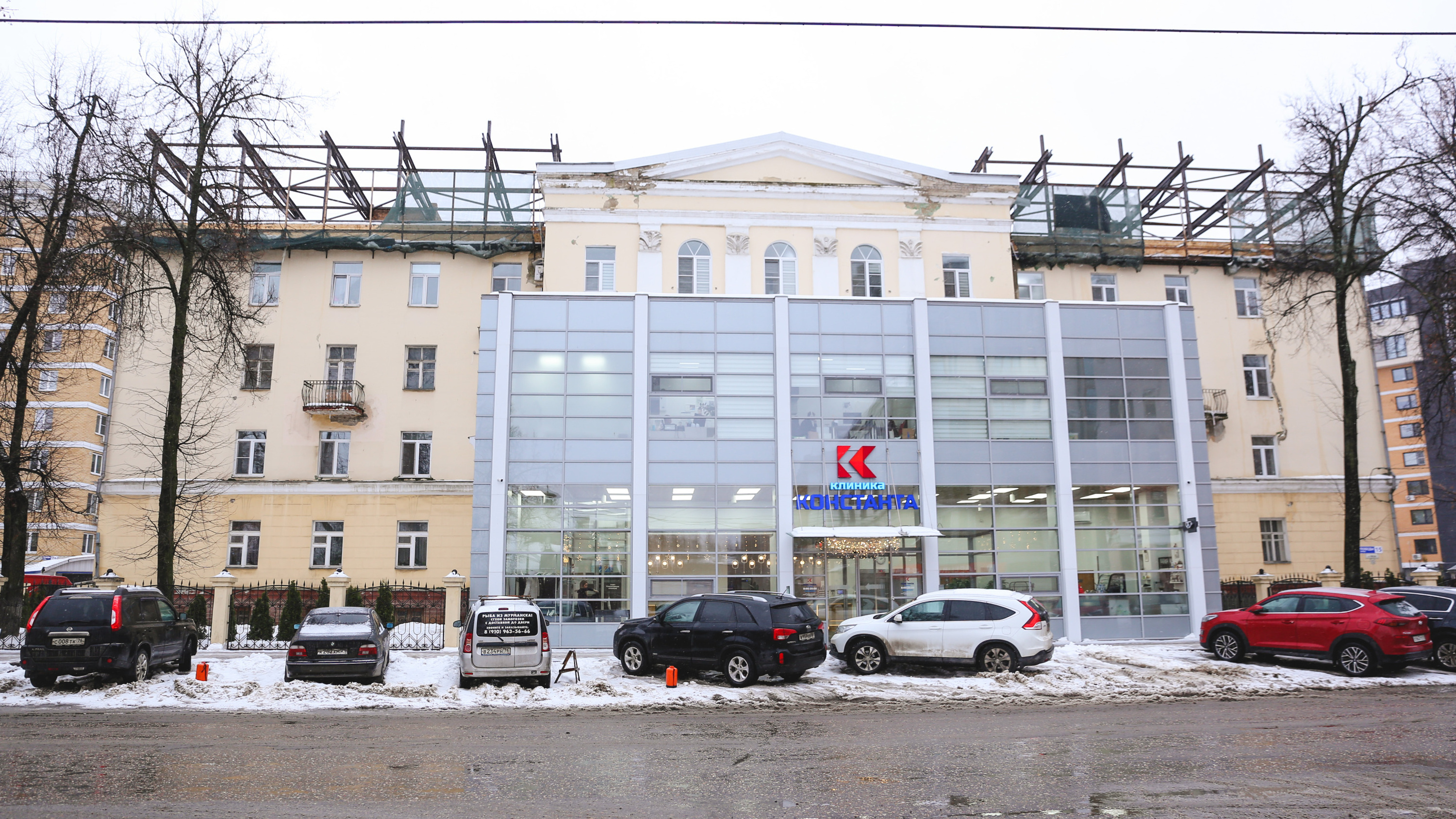 СК возбудил уголовное дело <nobr class="_">из-за</nobr> скандальной реконструкции крыши над клиникой депутата в Ярославле