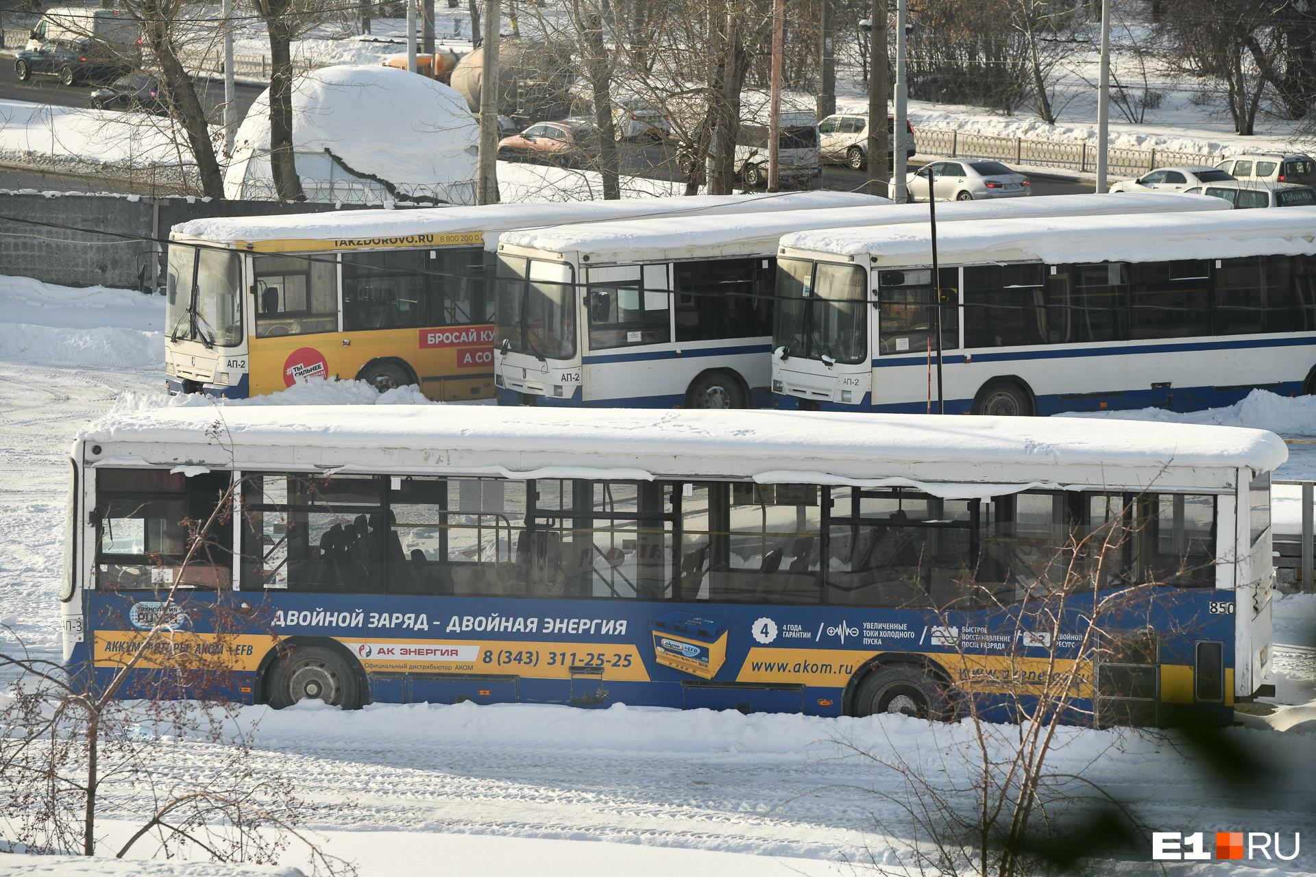 Многие автобусы Гортранса сегодня стоят без движения, поскольку на ремонт техники остро не хватает средств