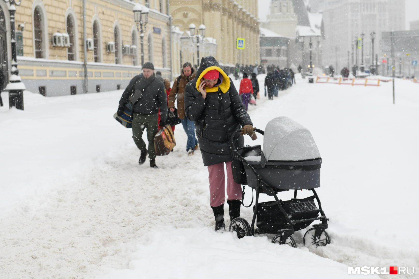 Москву засыпает снегом сегодня