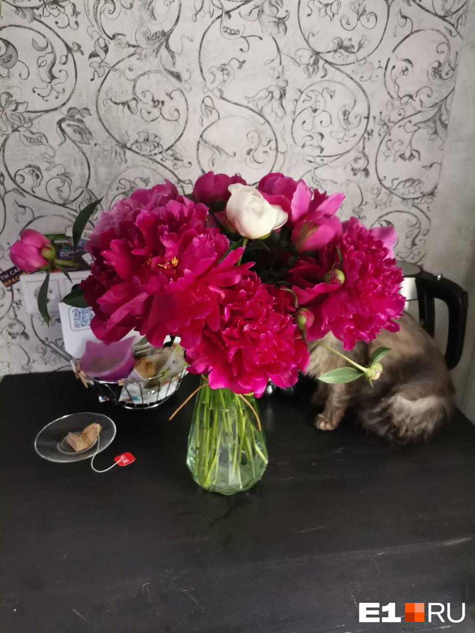 Эти цветы стоили по 40 рублей за штуку