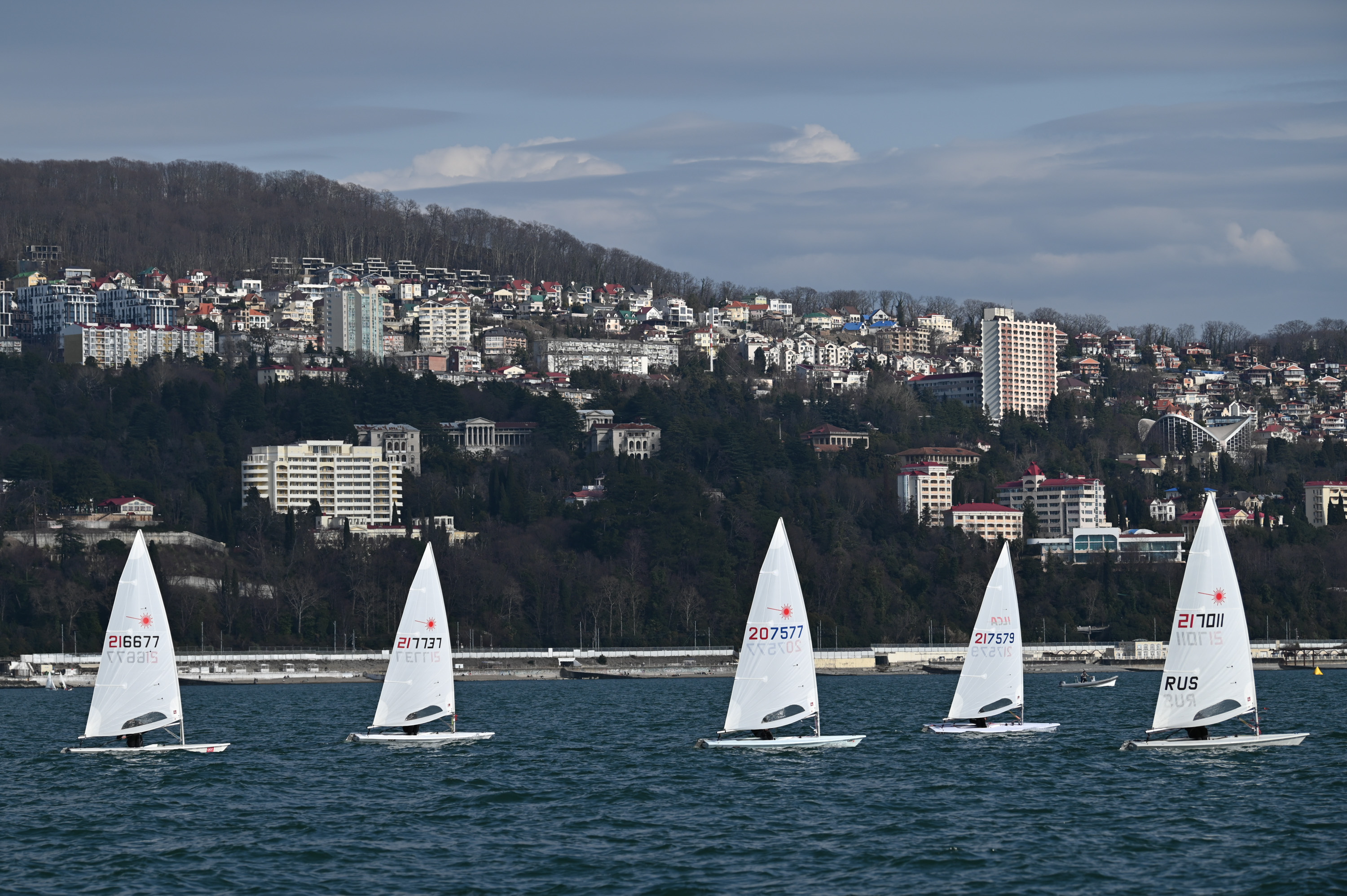 Тюбинги сочи красная поляна. Тюбинг сочи роза хутор. Гранд марина сочи каток. Куда сходить в сочи 1 января. Олимпийский парк в сочи диснейленд.