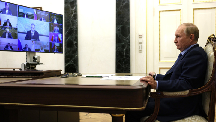Президент поручил расширить спектр цифровых услуг для граждан России