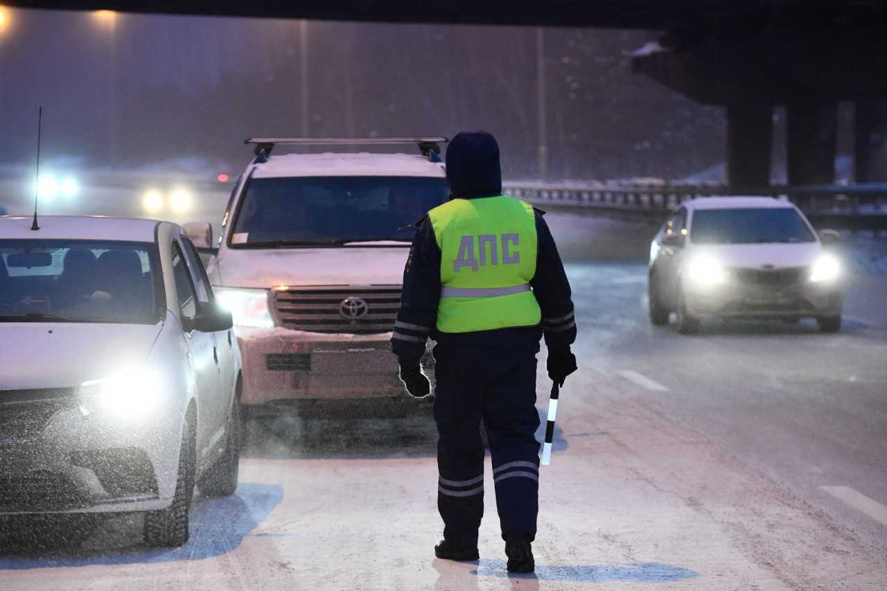 На въездах в Екатеринбург дежурит полиция. Рассказываем, на кого идет «охота»