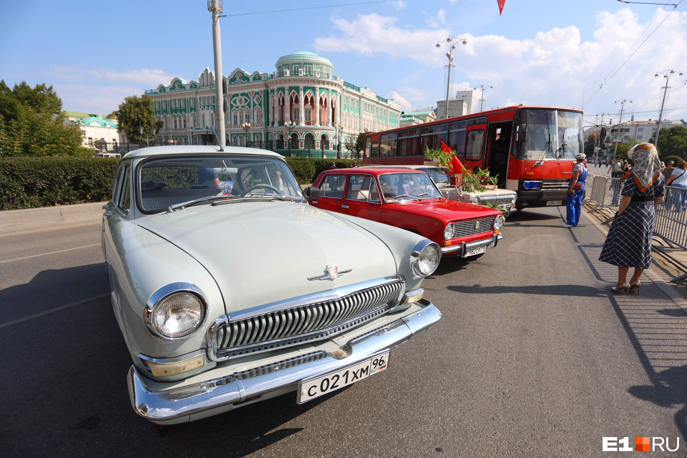 Выставка ретро автомобилей в орле