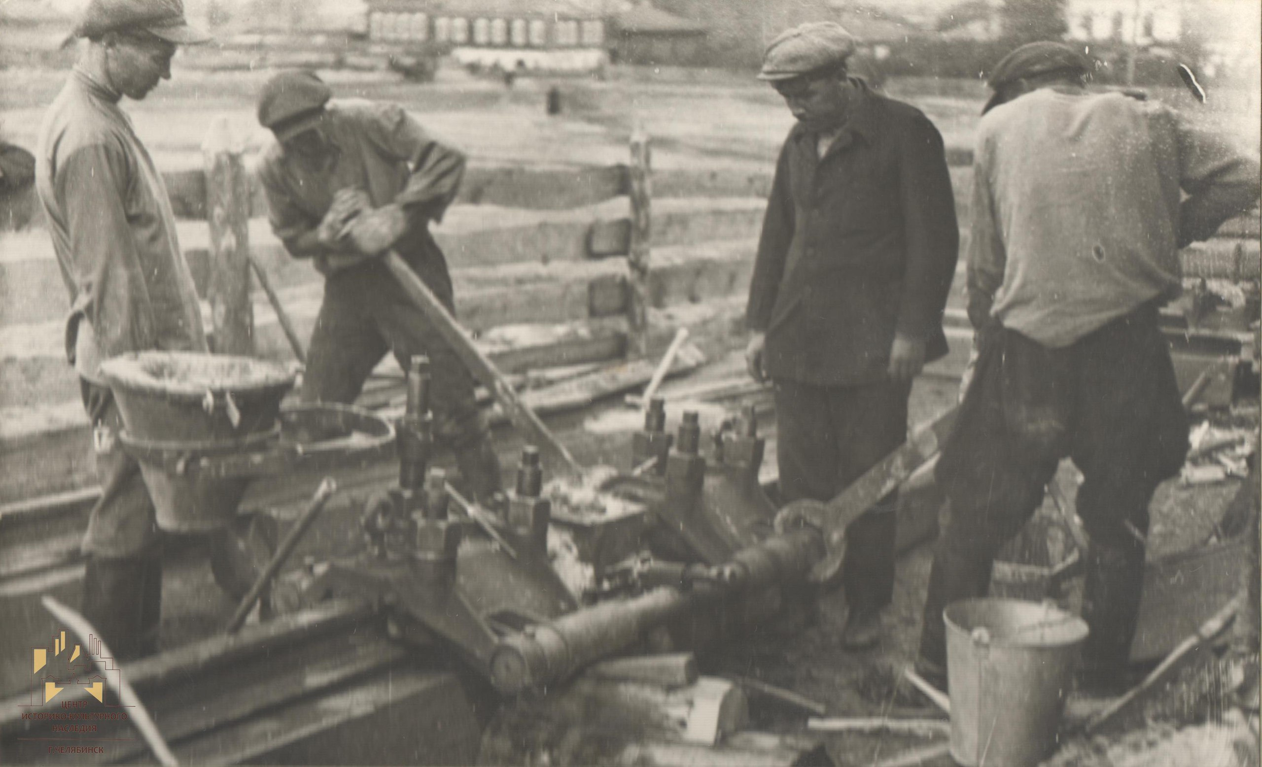12 мая 1931 года было проведено специальное совещание по вопросам строительства в городе трамвая, канализации и водопровода. И после этого дело сдвинулось с мертвой точки 12 мая 1931 года было проведено специальное совещание по вопросам строительства в городе трамвая, канализации и водопровода. И после этого дело сдвинулось с мертвой точки