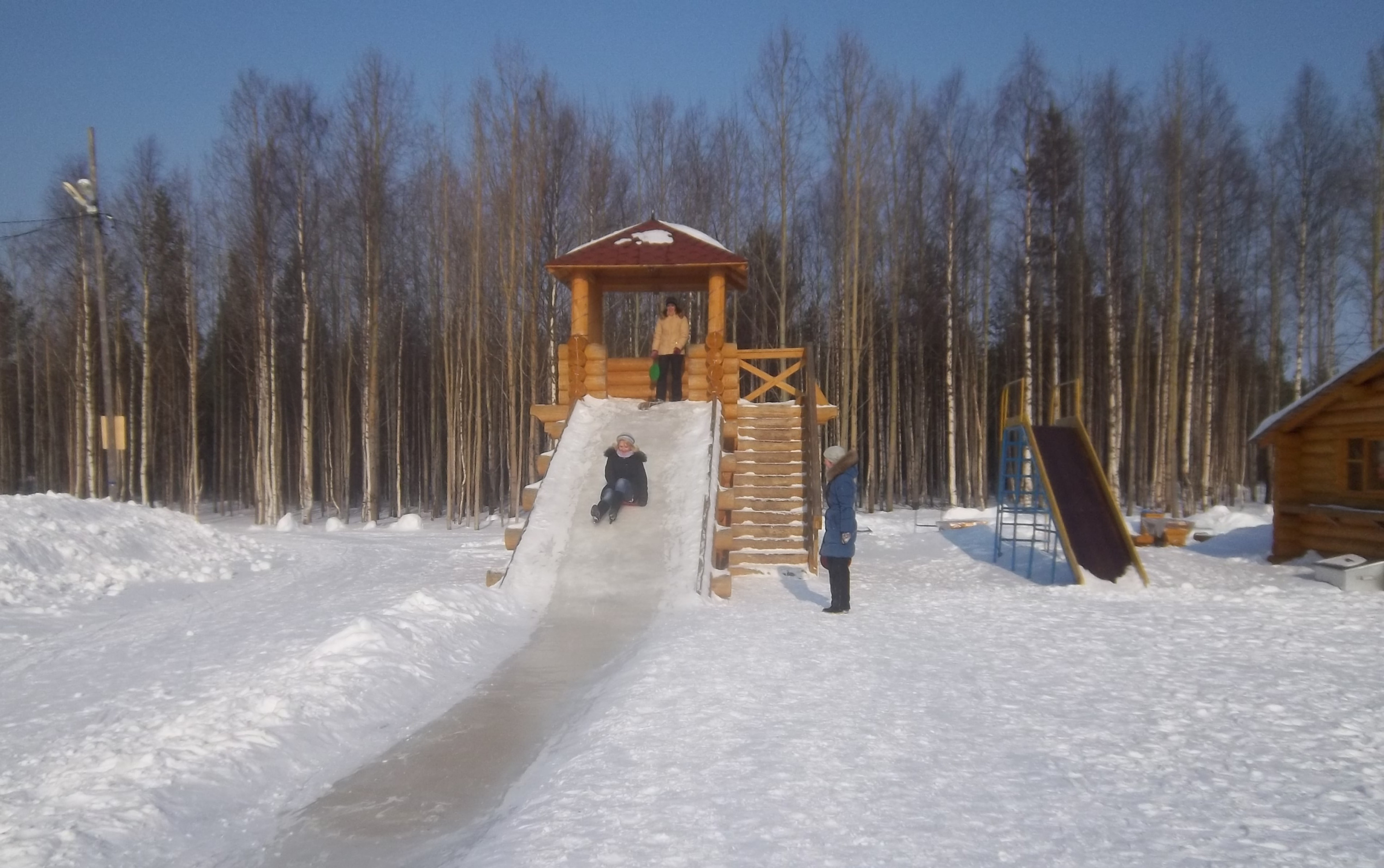 Невыполнимый ГОСТ и штрафы: Почему в Сибири нельзя построить дворовую ледяную горку