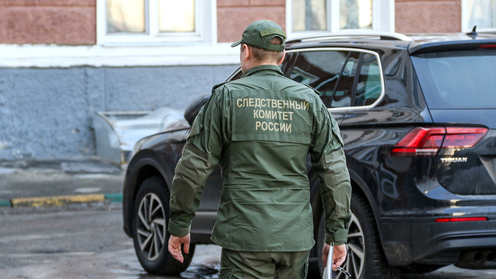 Силовики нашли тело пятиклассника с ножевыми ранениями в подъезде дома в Нижнем Новгороде
