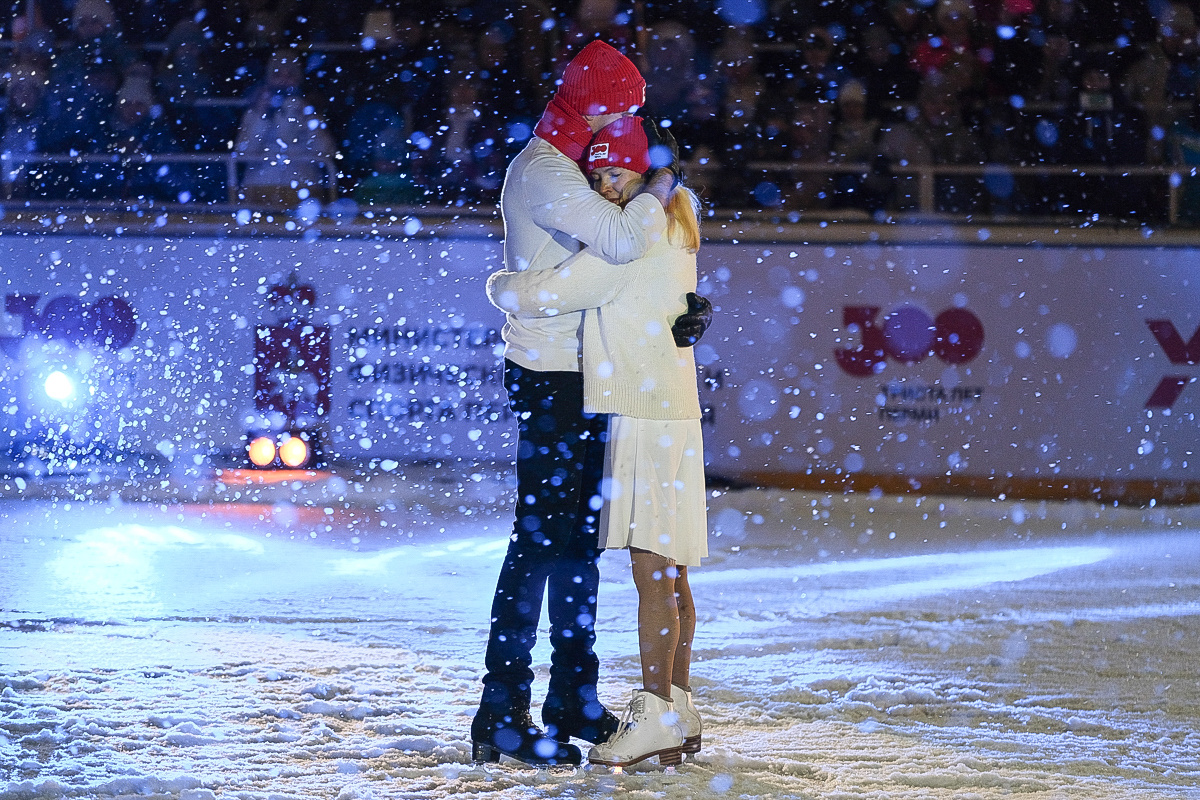 Номер Татьяны Тотьмяниной и Максима Маринина выглядел особенно трогательным под снежинками