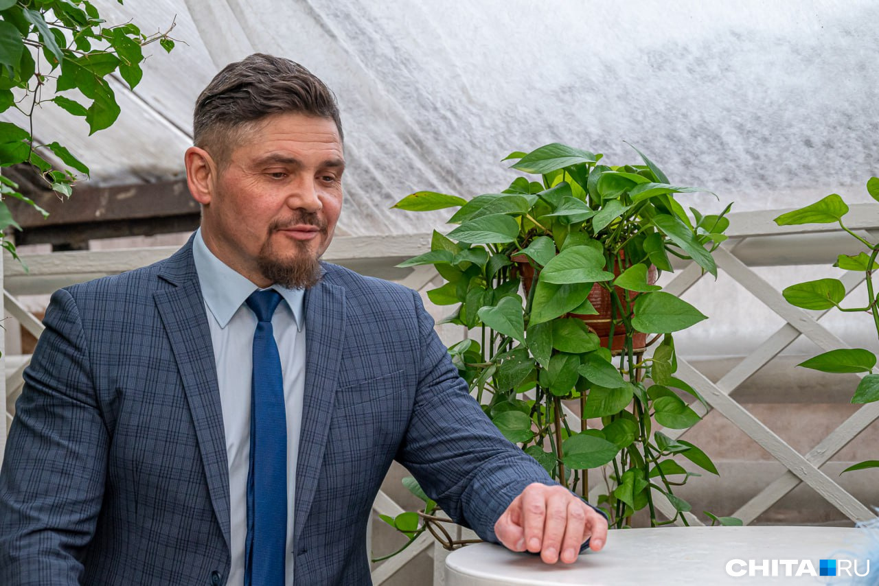 Вячеслав Стромилов уже 10 лет занимает кресло директора ботанического сада
