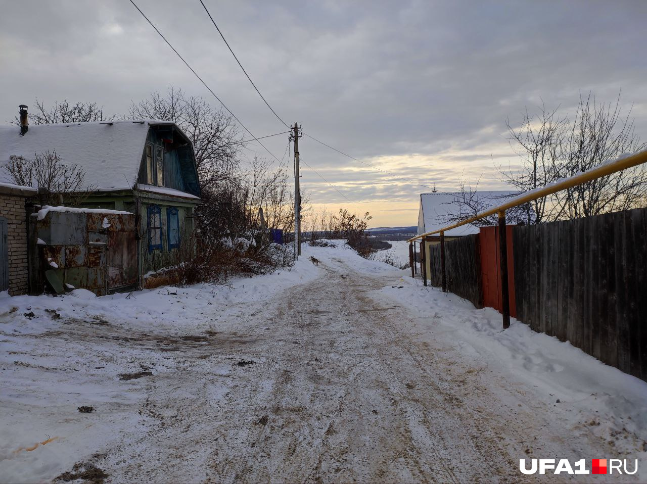 Дорога к дому пенсионера