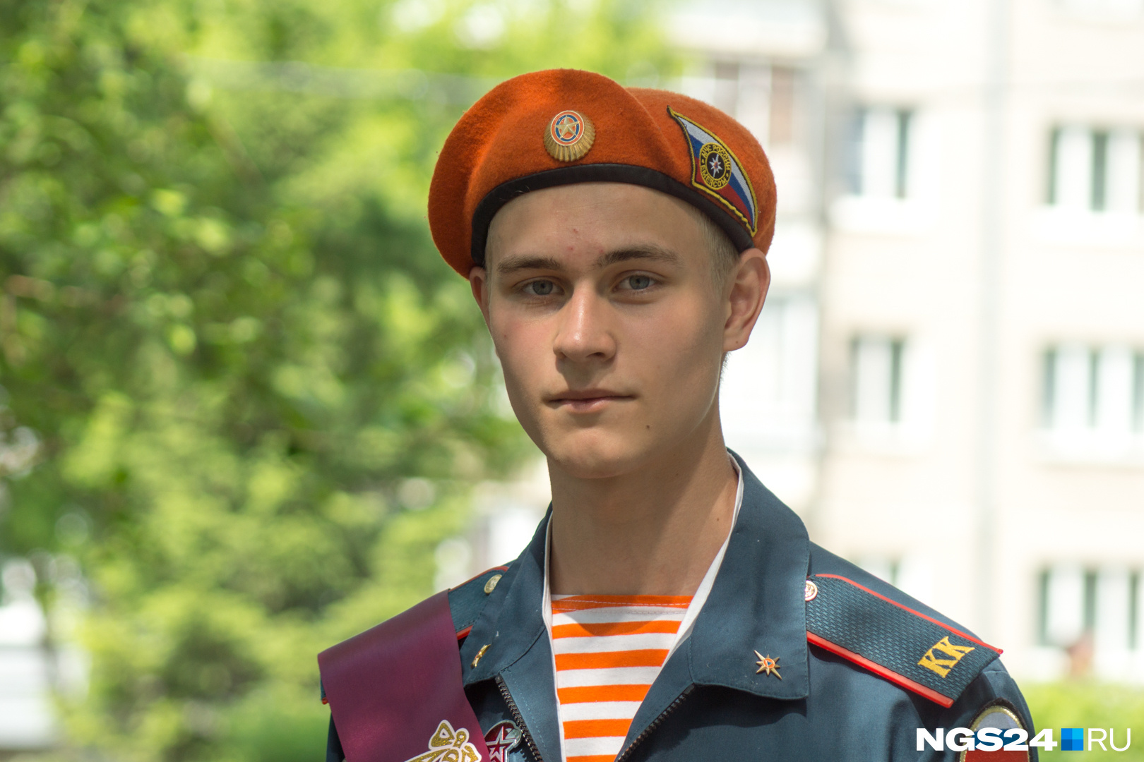 Выпускник Денис хочет работать в пожарной службе Выпускник Денис хочет работать в пожарной службе