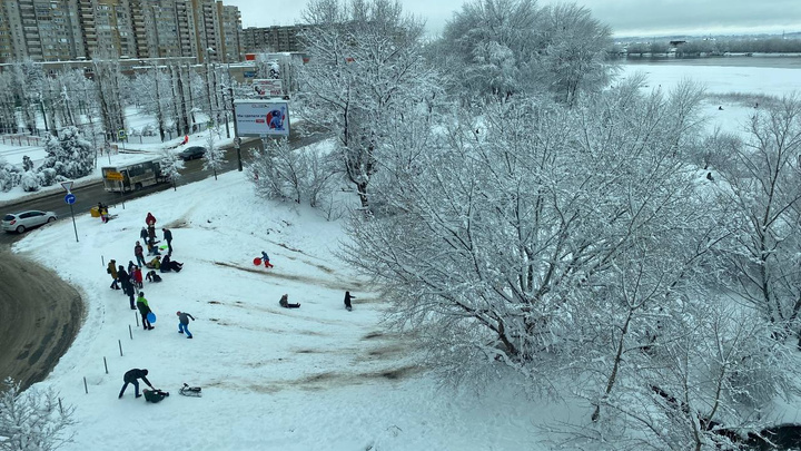Краснодарских школьников отправили на удаленку из-за снегопада