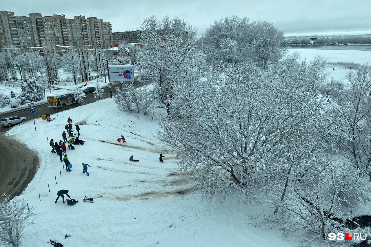 снег в краснодаре 22 января 2022. 10. краснодарский край январь 2022. снегопад в краснодаре. парк после снегопада.