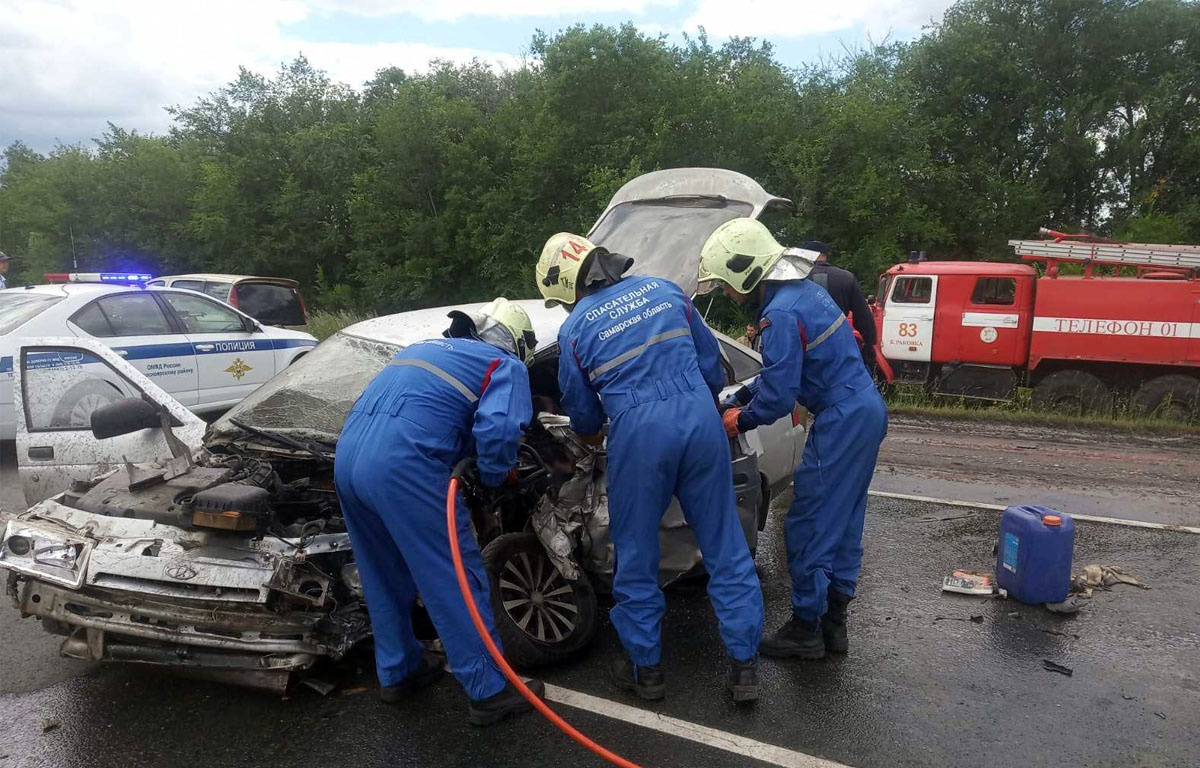 Автомобиль перекрыл выезд