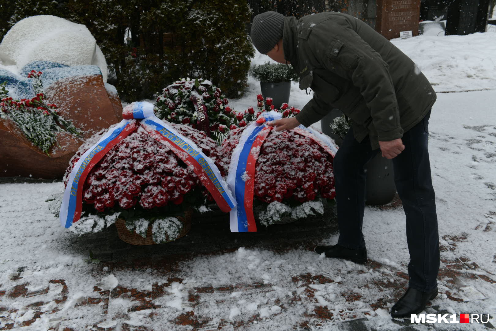 Венки от главы государства и экс-президента 