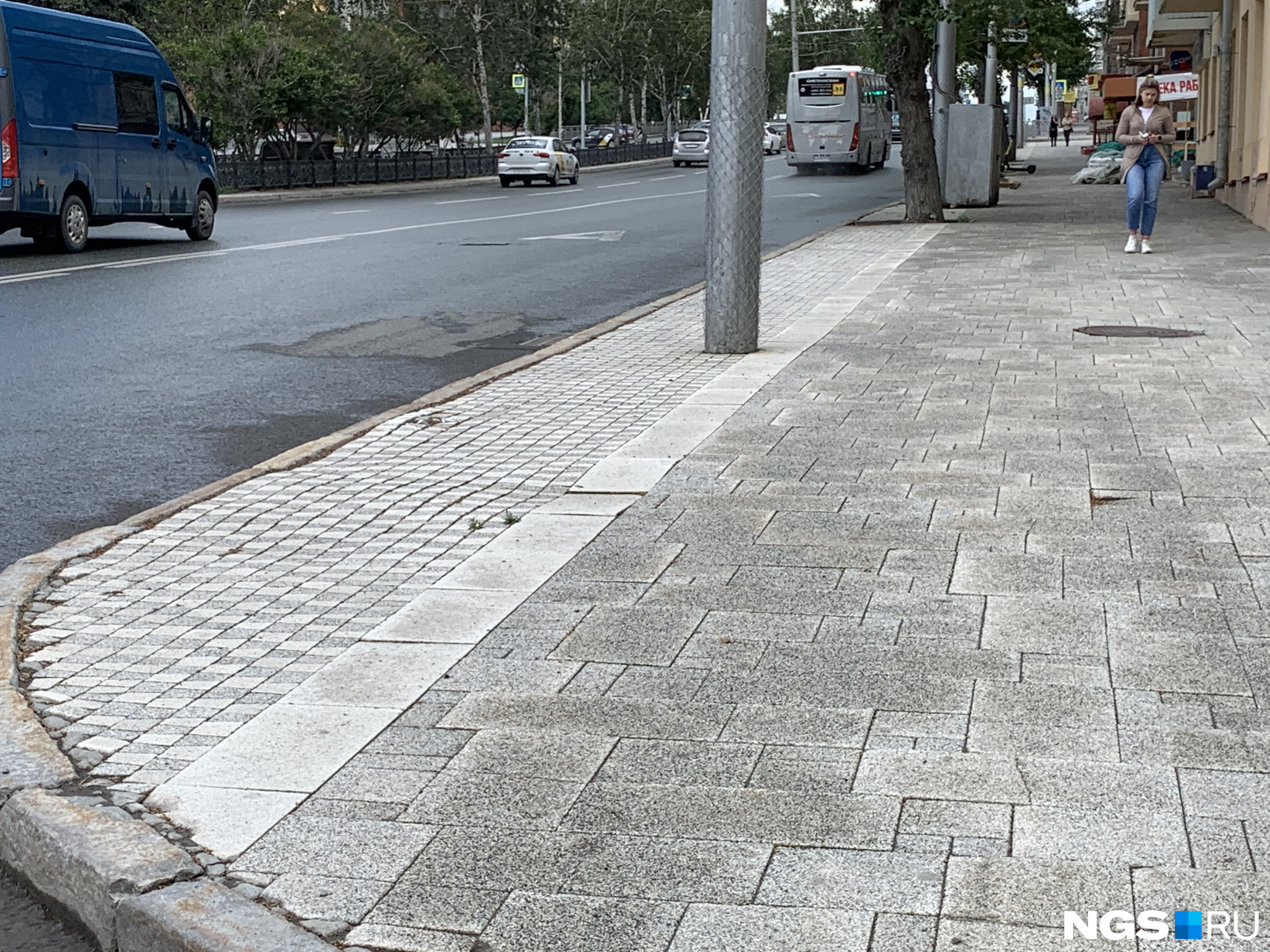 полоски на дороге. путепровод машиностроителей курган. благоустройство шлиссельбург. главная дорога. красный проспект 90 новосибирск.