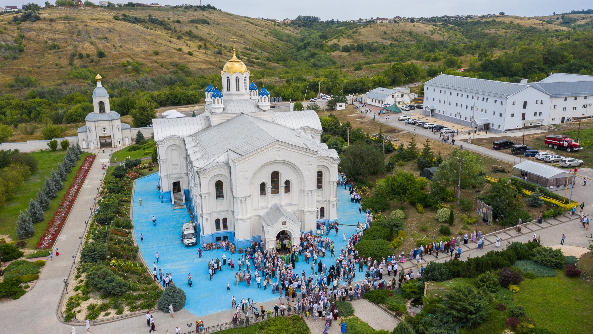 Это большой святой праздник: в Волгоградской области верующие отметили <nobr class="_">370-летие</nobr> Усть-Медведицкого монастыря